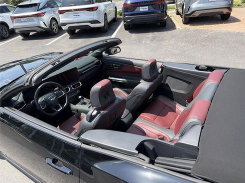 Used 2025 Ford Mustang GT Premium RWD image 10