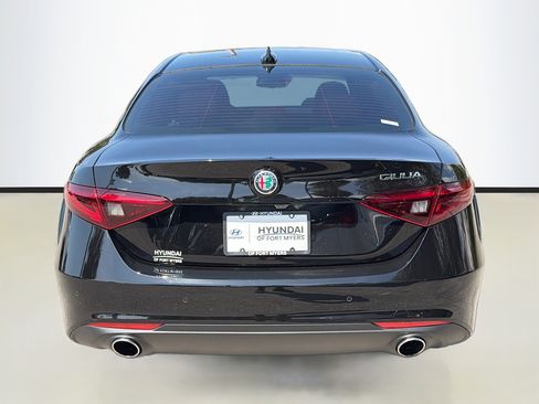 Used 2021 Alfa Romeo Giulia Sprint w/ Sun & Sound Package image 4