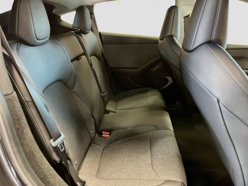 Used 2026 Tesla Model Y 2WD image 27