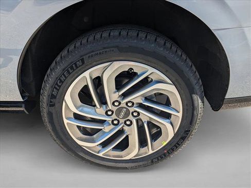 New 2025 Lincoln Navigator Reserve image 9