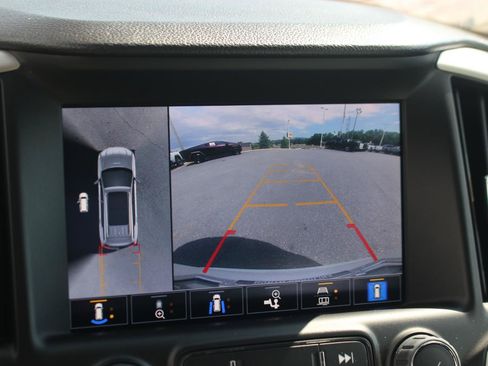 Used 2022 GMC Terrain SLT w/ Infotainment Package II FWD image 27