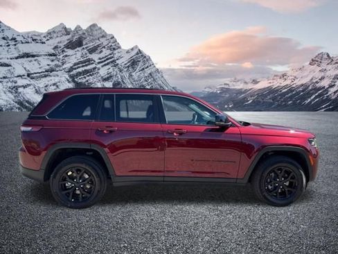 New 2026 Jeep Grand Cherokee Altitude AWD/4WD image 2