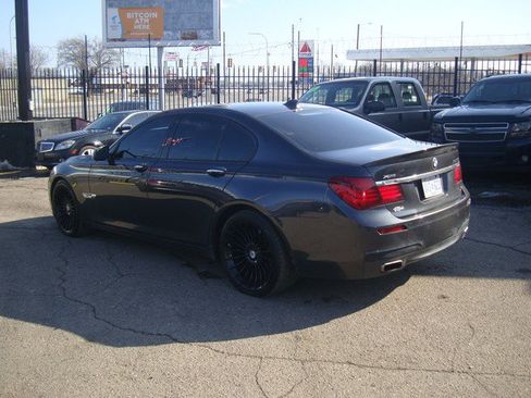 Used 2015 BMW 750i xDrive image 3