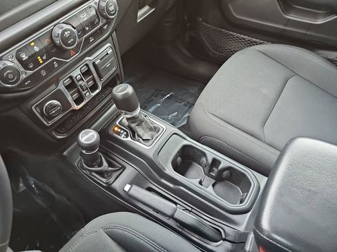 Used 2022 Jeep Gladiator Sport image 23