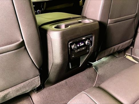 Used 2025 Chevrolet Tahoe LT AWD/4WD image 11
