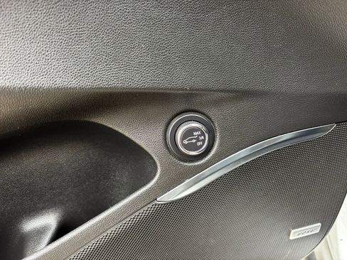 Used 2024 Buick Enclave Premium image 36