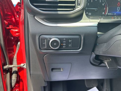 Used 2022 Ford Explorer XLT w/ Equipment Group 202A image 13