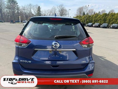 Used 2017 Nissan Rogue S image 6