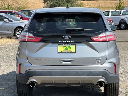 Used 2022 Ford Edge Titanium image 5