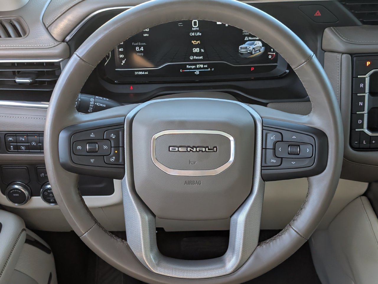 Used 2024 GMC Yukon Denali RWD image 11