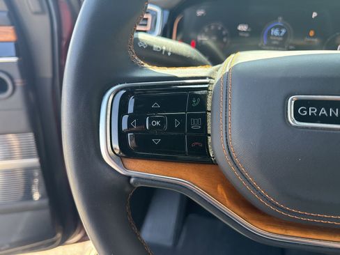 Used 2022 Jeep Grand Wagoneer Series III image 24