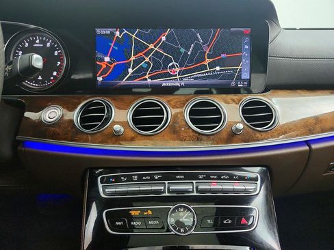 Used 2017 Mercedes-Benz E 300 4MATIC image 21