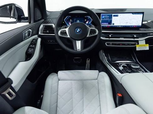 New 2026 BMW X5 xDrive50e w/ M Sport Package image 4