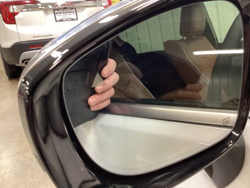 Used 2025 Chrysler Pacifica Pinnacle image 11