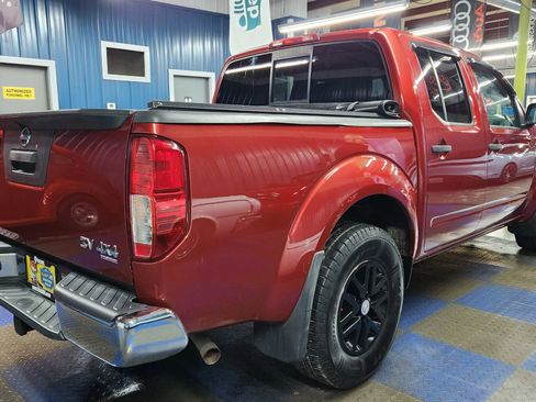 Used 2014 Nissan Frontier SV image 3