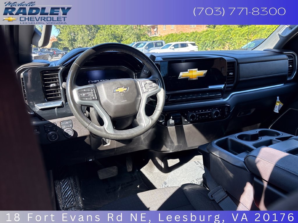 Used 2025 Chevrolet Silverado 1500 LT AWD/4WD image 14
