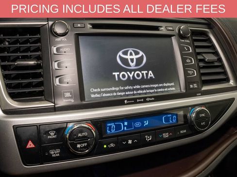 Used 2019 Toyota Highlander Limited FWD image 16
