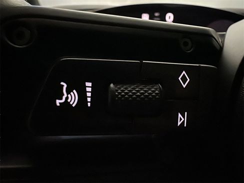 Used 2025 Porsche Macan 4S Electric image 24