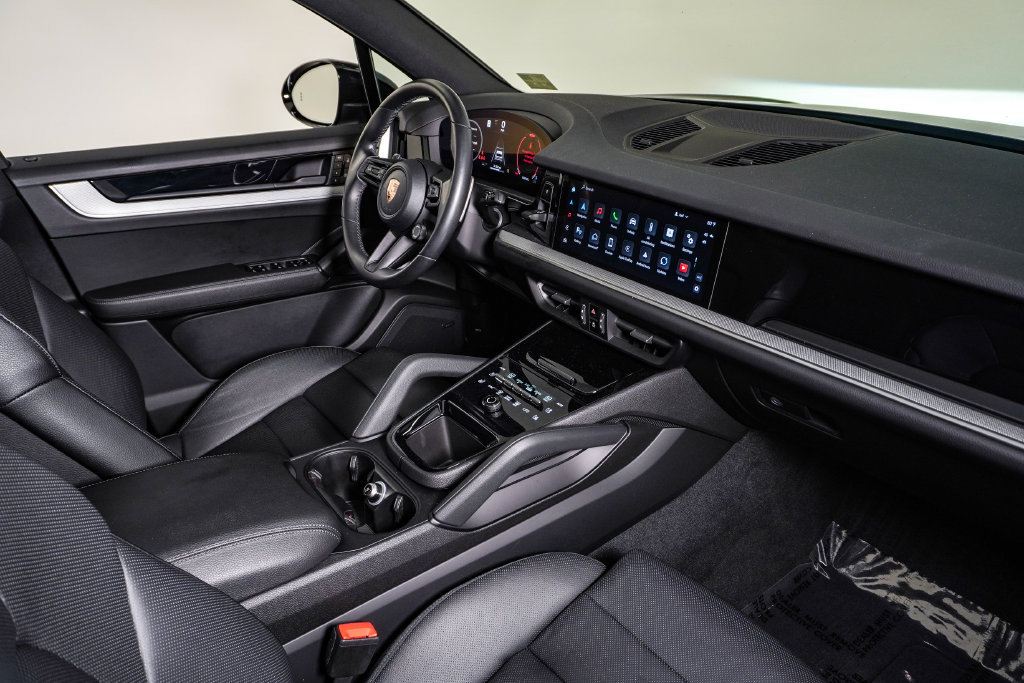 Certified 2024 Porsche Cayenne S AWD/4WD image 14