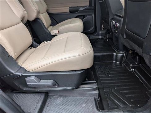 Used 2020 Ford Explorer XLT w/ Equipment Group 202A image 20