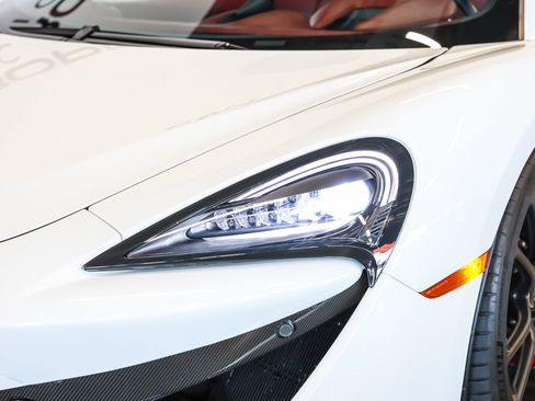 Used 2016 McLaren 570S Coupe RWD image 35