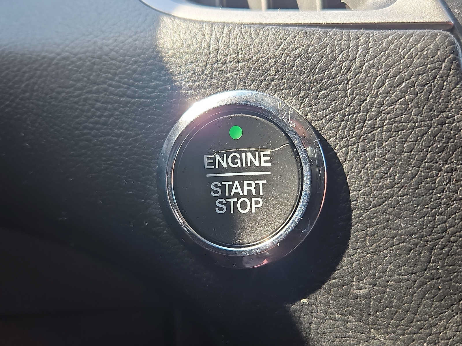 Used 2018 Ford Edge SEL FWD image 23