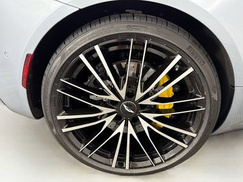 Used 2021 Aston Martin DBS Superleggera Volante image 37