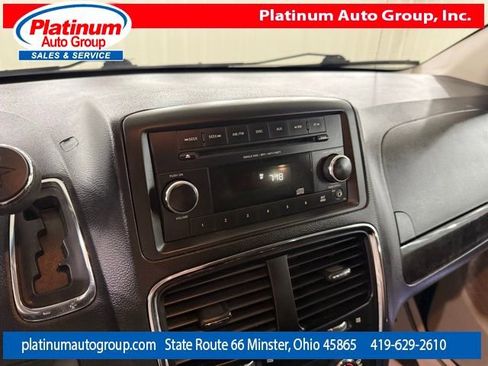 Used 2017 Dodge Grand Caravan SE FWD image 19