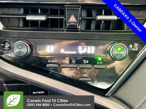 Used 2024 Toyota Camry SE image 9