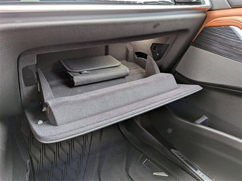 Used 2025 BMW X7 M60i image 26