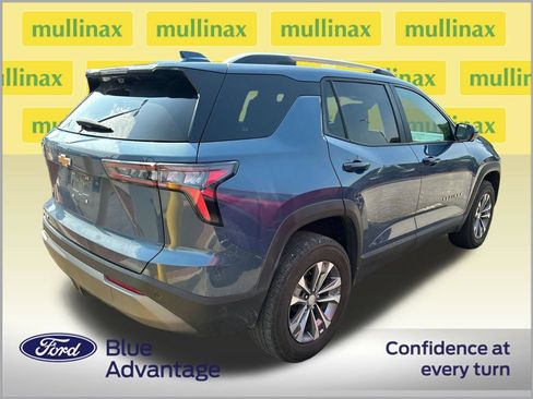 Used 2025 Chevrolet Equinox LT w/ Convenience Package II FWD image 2