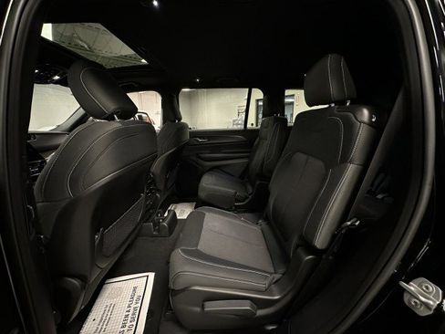 New 2025 Jeep Grand Cherokee L Laredo w/ Luxury Tech Group I image 14