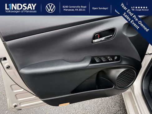 Used 2021 Toyota Prius Prime Limited image 9