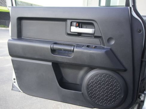 Used 2008 Toyota FJ Cruiser 4WD image 17