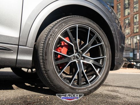 Used 2020 Audi Q8 Prestige w/ Prestige Package image 10