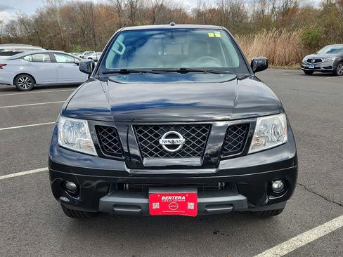 Used 2018 Nissan Frontier SV w/ Value Truck Package AWD/4WD image 2