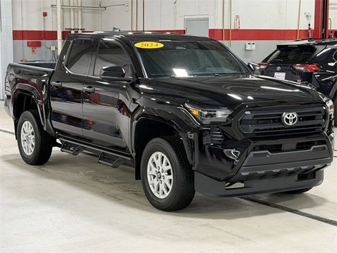 Used 2024 Toyota Tacoma SR image 9