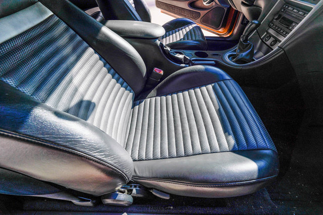 Used 2004 Ford Mustang Mach 1 RWD image 32