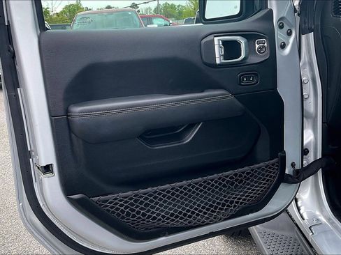 Used 2023 Jeep Wrangler Sahara w/ Cold Weather Group image 22