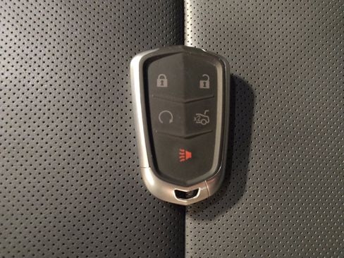 Used 2020 Buick Enclave Essence w/ Sound and Sites Package AWD/4WD image 32