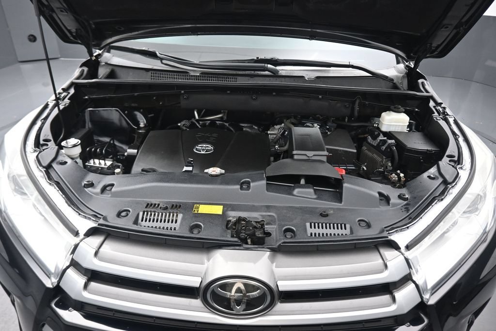 Used 2019 Toyota Highlander Plus AWD/4WD image 57