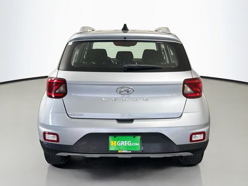Used 2022 Hyundai Venue SEL FWD image 8
