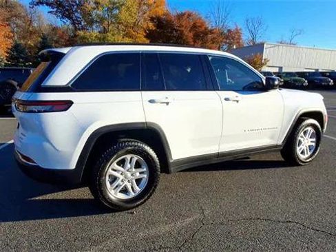 Certified 2024 Jeep Grand Cherokee Laredo w/ Trailer Tow Package image 8