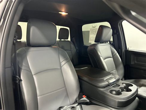 Used 2024 RAM 3500 Tradesman w/ Chrome Appearance Group image 31