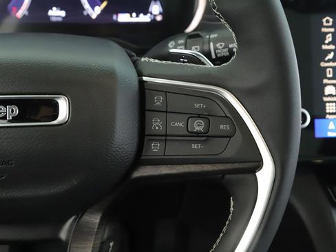 New 2026 Jeep Grand Cherokee Limited w/ Limited Altitude Package image 7