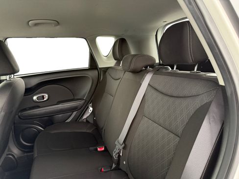 Used 2016 Kia Soul FWD image 8