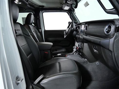 Used 2022 Jeep Wrangler Unlimited Sahara w/ Cold Weather Group image 11