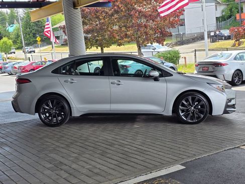 Used 2024 Toyota Corolla XSE FWD image 4