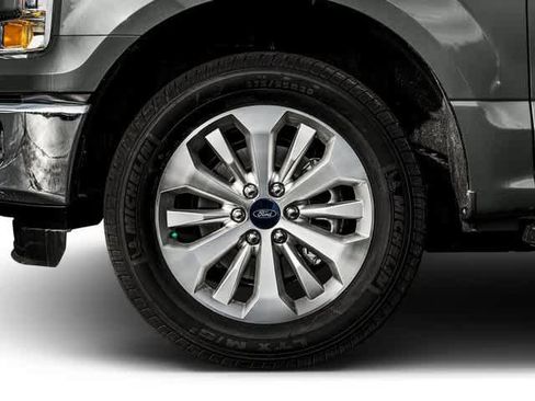 Used 2016 Ford F150 XLT w/ Equipment Group 302A Luxury AWD/4WD image 14