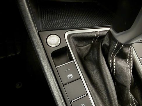 Used 2023 Volkswagen Jetta SE w/ Panoramic Sunroof Package FWD image 29
